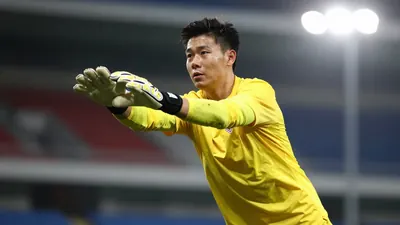 Harrogate Town bolster their squad with the loan signing of Bolton Wanderers goalkeeper Luke Hutchinson, who made 44...